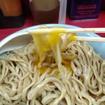 ラーメン二郎 - 白身も少し入ったな！