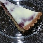 ビストロ ヌー - イチゴとホワイトチョコのタルト