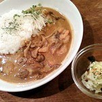 ケツァール - エビとキノコのカレー：スリランカ風カレー