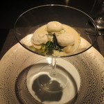 エクアトゥール - 赤穂カキとハマグリ、ホッキ貝のミキュイ、ホタテのブイヨンで作った海苔ジュレ、ラングスティーヌのクリームとベルガモットのエスプーマ、黄柚子風味で