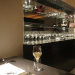 エクアトゥール - シックな店内