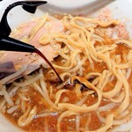 ラーメン二郎 - 赤酢投入～♪