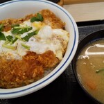 かつや - 料理写真:カツ丼(梅)@490円と豚汁@120円！このコスパの良さ！