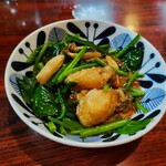 丸千葉 - カキとレン草のバター炒め。