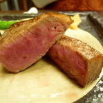 人形町今半 - 牛ヒレ肉の断面