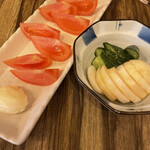 Motsuyaki Nonki - トマト、おしんこ