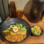 SPICY CURRY 魯珈 - 絶品！牛豚キーマカレーのろかプレートとぷちサラダ