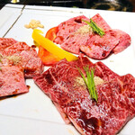 黒毛和牛焼肉 虎斑 北新地店 - 