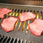 黒毛和牛焼肉 虎斑 - 