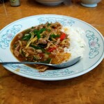 中国料理 山久 - 餡かけ野菜炒め丼(青椒肉絲風)