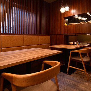 半個室としてプライベートルームにも出来ます。御接待にもおすすめしております。