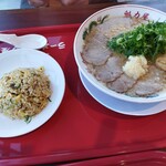 ラーメン魁力屋 藤枝PA下り線店 - コク旨大盛り焼き飯セット