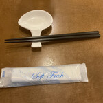 餃子専門店 祥雲 - テーブルセット