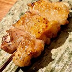 オオクサ - 兵庫県の丹波黒鶏は肉の味が濃いです　モモもムネもせせりも抜群に旨い　オオクサにぴったり