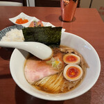 酒肴場 屯 - 津軽煮干し中華蕎麦（味玉入り）¥850