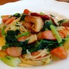 ヒガシヤ - 葉野菜、椎茸、ソーセージのペペロンチーノ