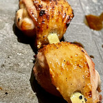 とり茶太郎 - 上が名古屋コーチンで下が茶太郎鶏です　こっちの勝ちかなｗ