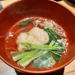 とり茶太郎 - 名古屋コーチンの胸肉と秋田三瀬芹の椀物　お通し代わりの強烈に旨い一品　これで大抵の人は唸るよね