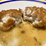 三和 - 北海道産 白子のカツレツ 白ワインとバター、レモン、ケッパーのソース