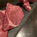 焼肉 八方園 - これは譲れません　脂質を避けつつ赤身の旨みを存分に享受します
