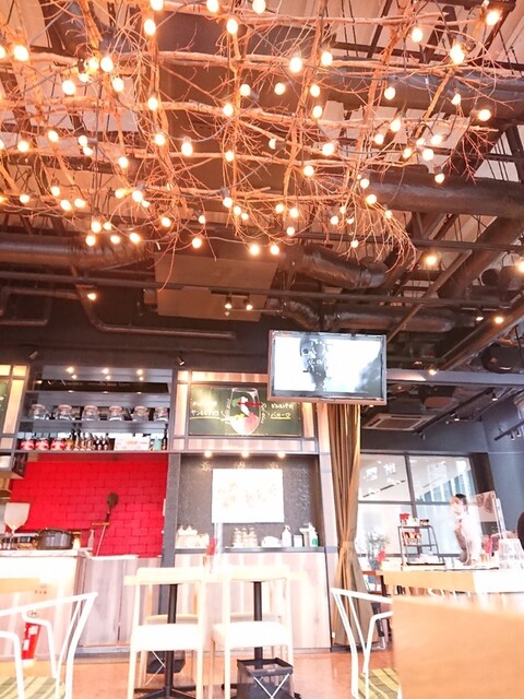 内観写真 : Pizzeria LAVAROCK 仙台 (ピッツェリア ラヴァロック 仙台) - あおば通/ピザ | 食べログ