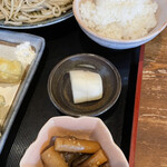 清九郎 - 小鉢(きんぴらごぼう)、漬物！