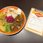 カリカリスパイス - Weekly Curry【12月の真ん中で食べるカレー】
            ～ レンコンとポークのピリ辛カレー  &
                ココナッツチキンカレー ～    の あいがけ