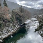 清九郎 - 河が綺麗！　少し雪化粧！