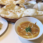 ASIAN KITCHEN KATHMANDU - ナンとダルカレー(ベリーホット)