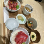 海玄 - 選べる贅沢2種丼(ご飯少なめ)(小丼2種は､やま幸のまぐろのおまかせ丼､天然本まぐろのかき身とろたく丼)