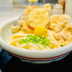 谷や - ◆名物 かしわ天つけめんうどん（冷）
            ◎鳥天3ケ、おまかせ野菜天3種付き