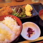 大衆居酒屋 とりいちず - 唐揚げと南蛮の合盛り定食￥550円