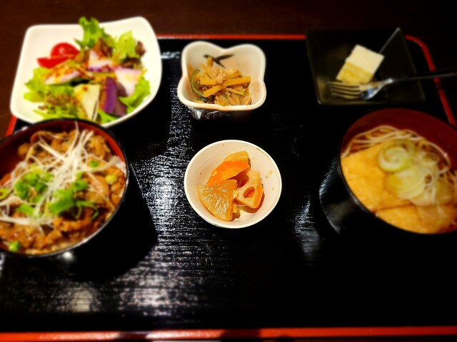 酒食彩宴 粋 &ndash; 能代の居酒屋 | 地元食材と季節メニューで満足のひととき