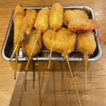 Nihon Ichi No Kushi Katsu Yokoduna - ・海老￥250×2 ・チーズ￥130×2 ・串カツ牛￥120 ・紅ショウガ￥180 ・レンコン￥150 ・じゃがいも￥120