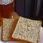 ホップス アンド ハーブズ - ビール酵母を使ったパン