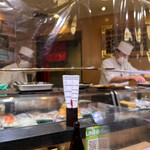 Sushi Uogashi Nihonichi - 店内