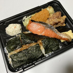 MARUBEN - のりしゃけ弁当680円