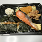 まるべん - のりしゃけ弁当680円