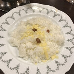 トマト - ラムレーズン入りのご飯