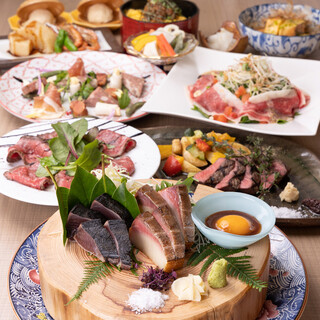 [Aged meat and straw-grilled] courses start from 4,000 yen
