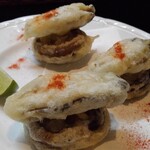 Nakadoori Chiruauto - 牡蠣と椎茸のフリット３個1800円(通常は２個)