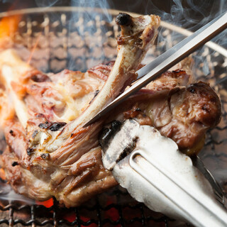 A super limited edition item that can only be provided with two pieces per bird! Grilled bone-in thigh