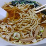 オリジナルラーメンの店 まんみ - つるっとしたストレートな中太麺