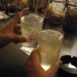 リトルバー - 新しい友人と乾杯！