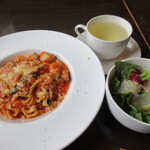 三日月 - タラとアサリのトマトソースパスタ850円