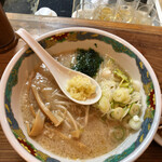 特麺コツ一丁ラーメン - ラーメン 麺半分 ニンニクありで