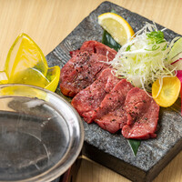 牛タンと彩り野菜の水晶プレート焼き