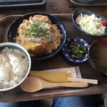 お食事処 八っちゃん - カツとじ定食（1,200円）