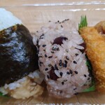 天馬屋 - ミニおにぎりの品（赤飯）