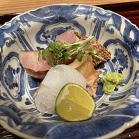 京味 もと井 - メジマグロ　金目鯛　泥障烏賊　赤貝